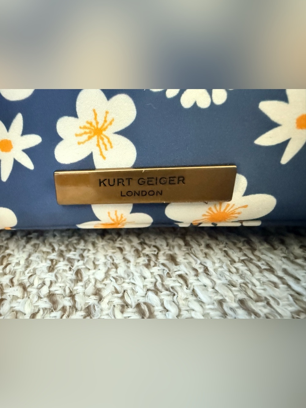 Kurt Geiger London Kensington Daisy Shoulder Bag Navy Blue 3D Floral NWT - Picture 6 of 12